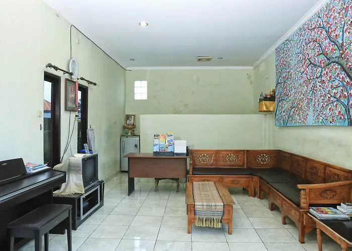 Guest house Reddoorz @ Mataram Kuta 3